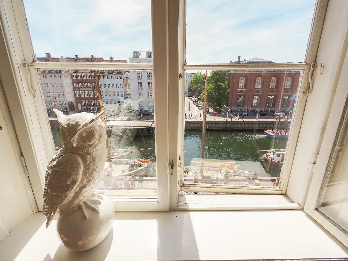 Authentic Copenhagen Apartment By Nyhavn